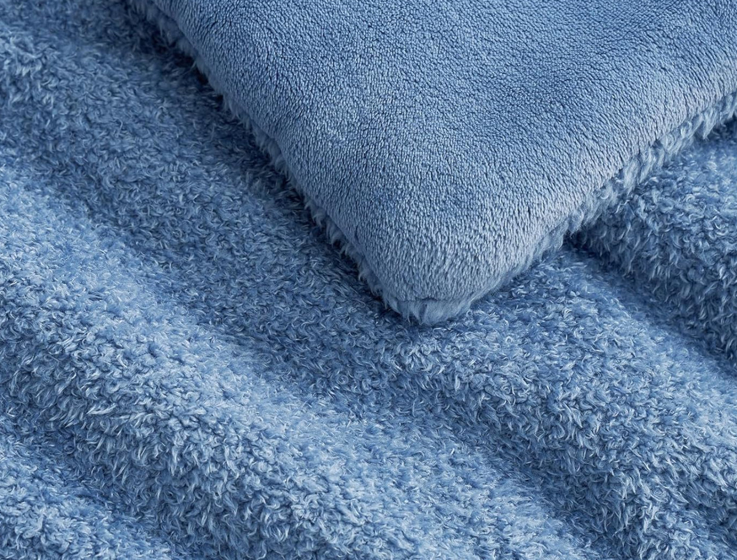Dluxe Ave. ( TWIN )  2 Piece Comforter Set/ Blue