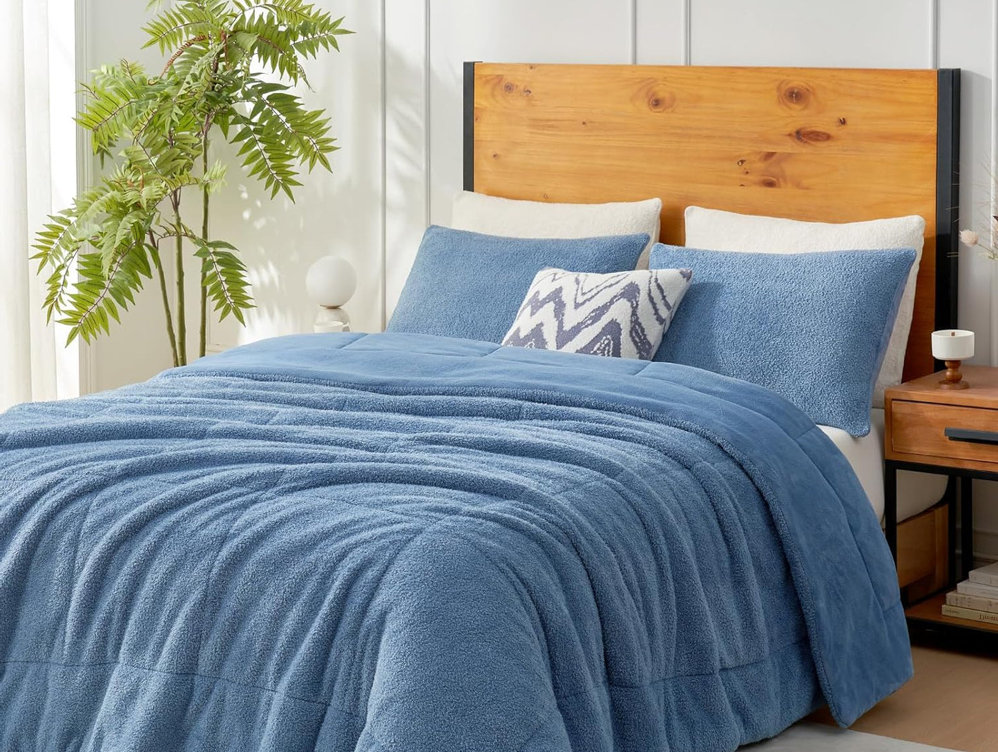 Dluxe Ave. ( TWIN )  2 Piece Comforter Set/ Blue