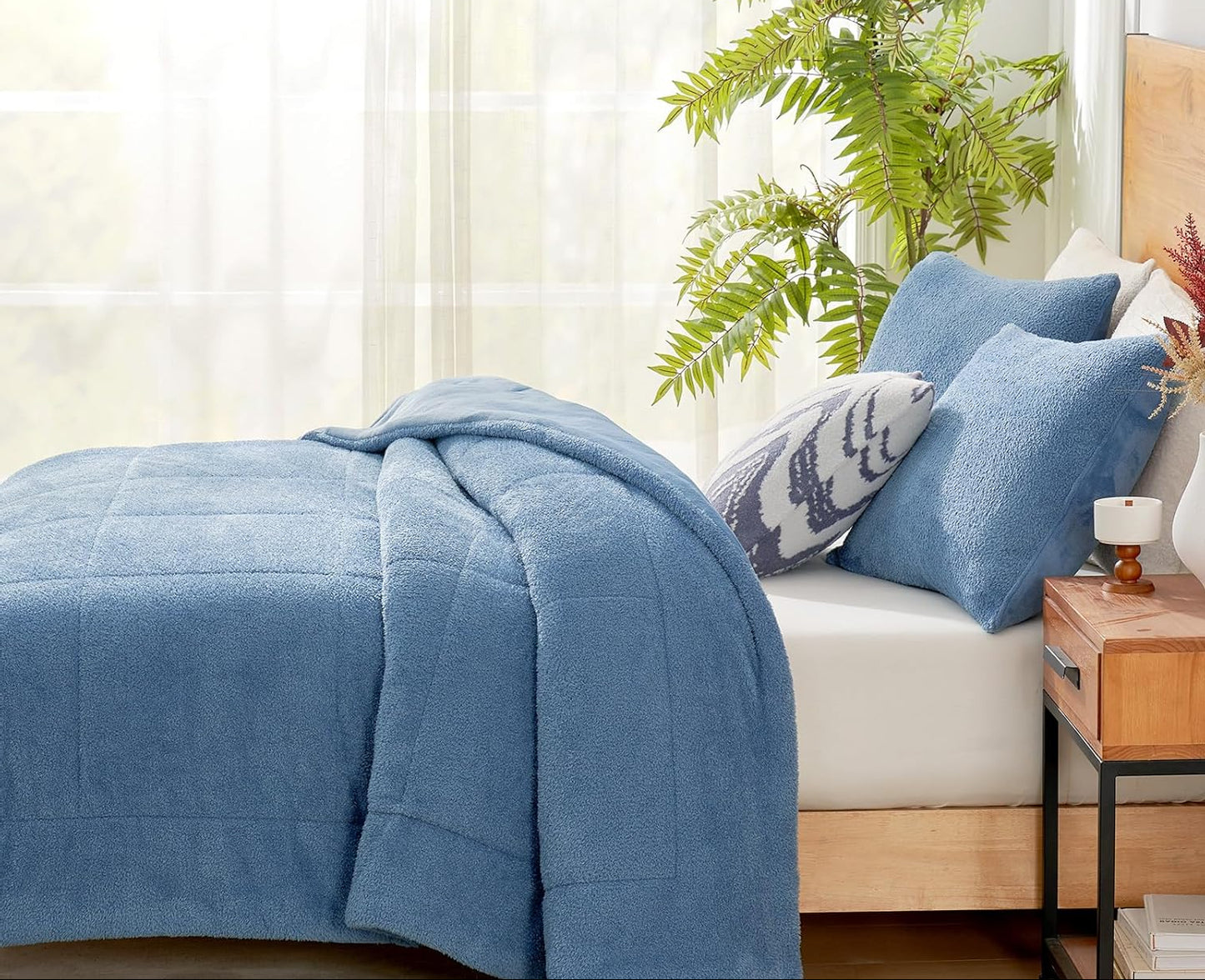 Dluxe Ave. ( TWIN )  2 Piece Comforter Set/ Blue