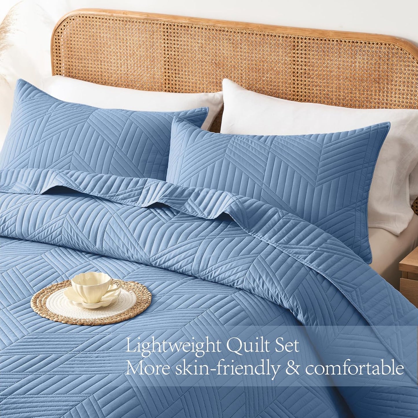 Dluxe Ave. ( CALI./ KING ) 3 Pcs Quilt Bedding Set/ Reversible Microfiber Bedspread/ Lightweight Soft Set for All Seasons/ Bluish Grey