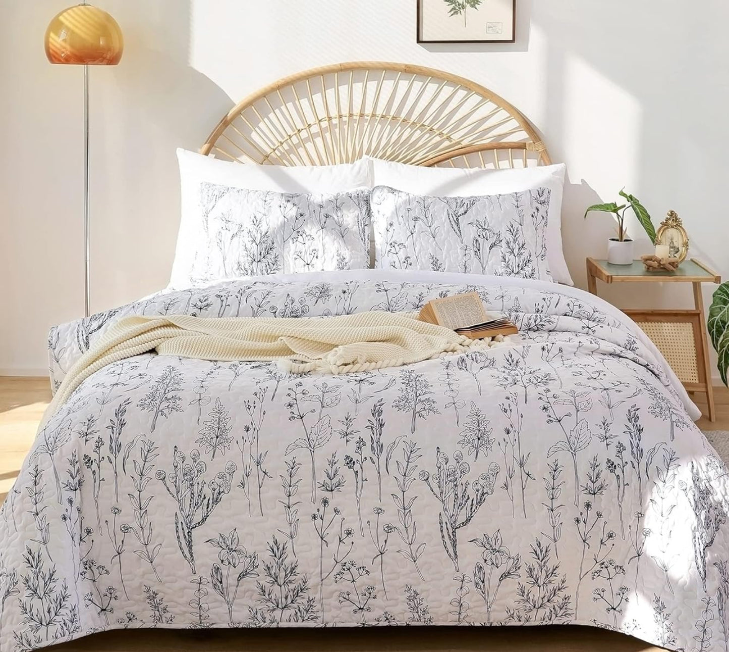 Dluxe Ave. (KING) White Quilt Bedding Set 1Quilt（104x90 in.) and 2 Pillow Cases