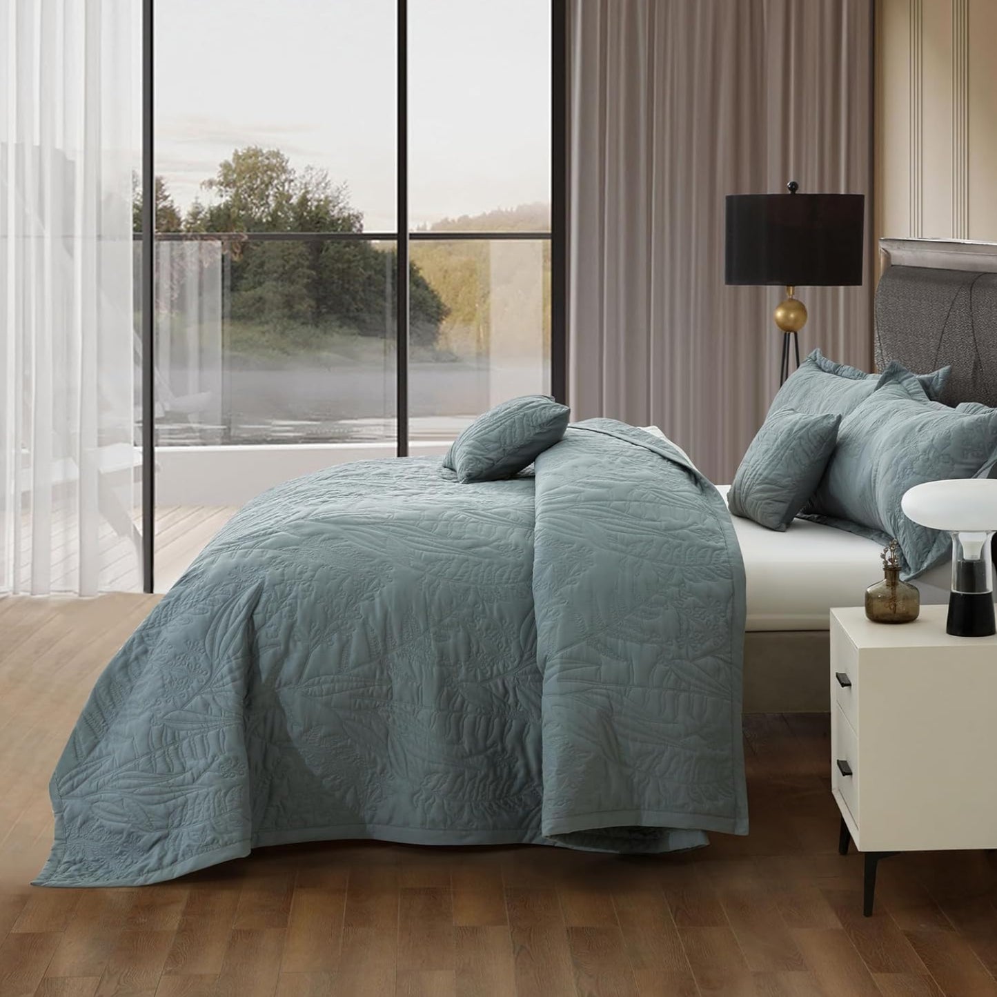 Dluxe Ave. ( KING ) 5 Pcs Oversized Bedspread Quilt Set, Elegant & Fresh Style, Grey