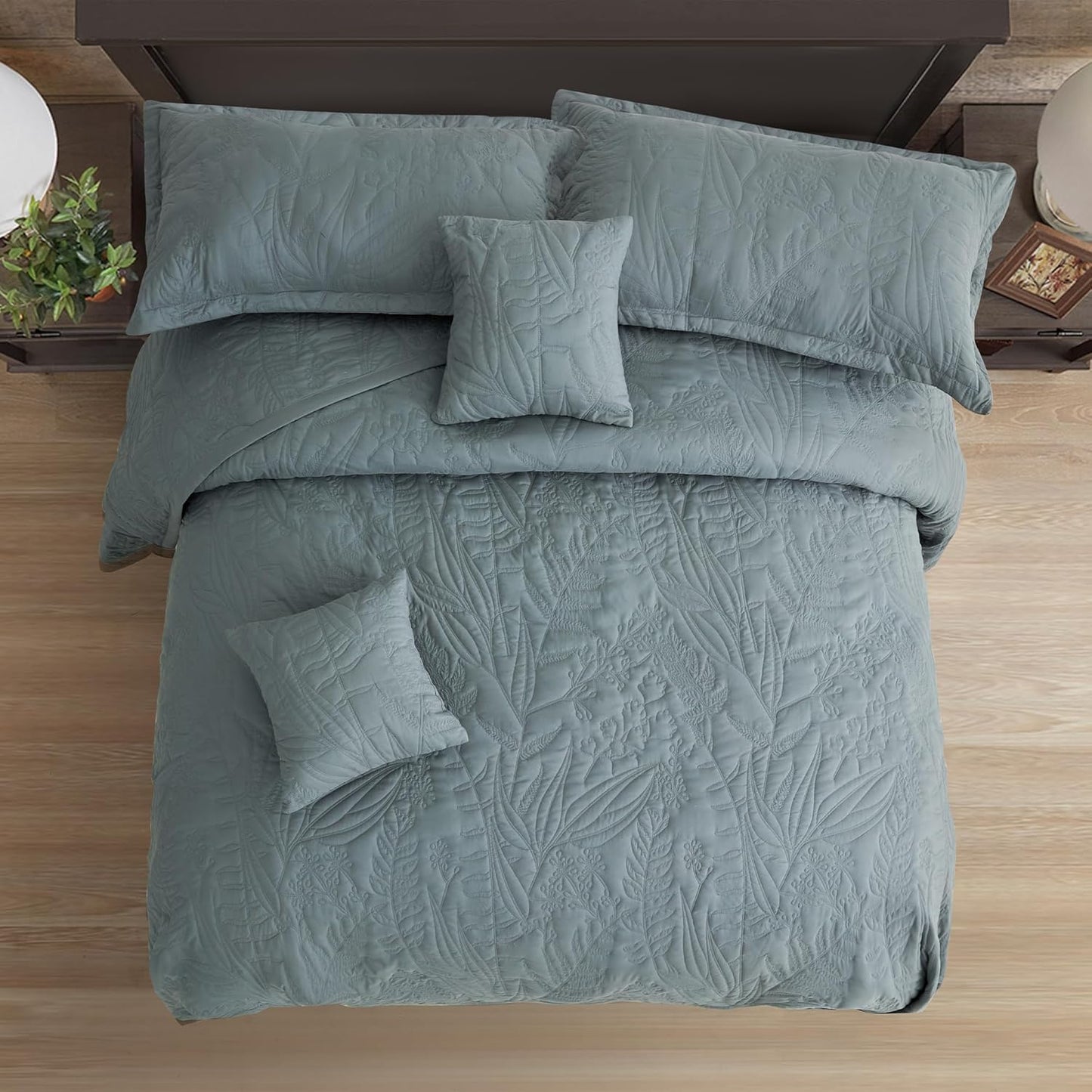 Dluxe Ave. ( KING ) 5 Pcs Oversized Bedspread Quilt Set, Elegant & Fresh Style, Grey
