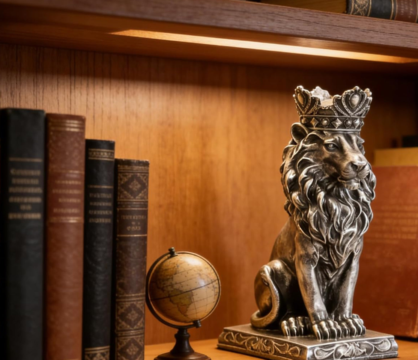 Dluxe Ave. Lion Statue Decor 9 inch Resin