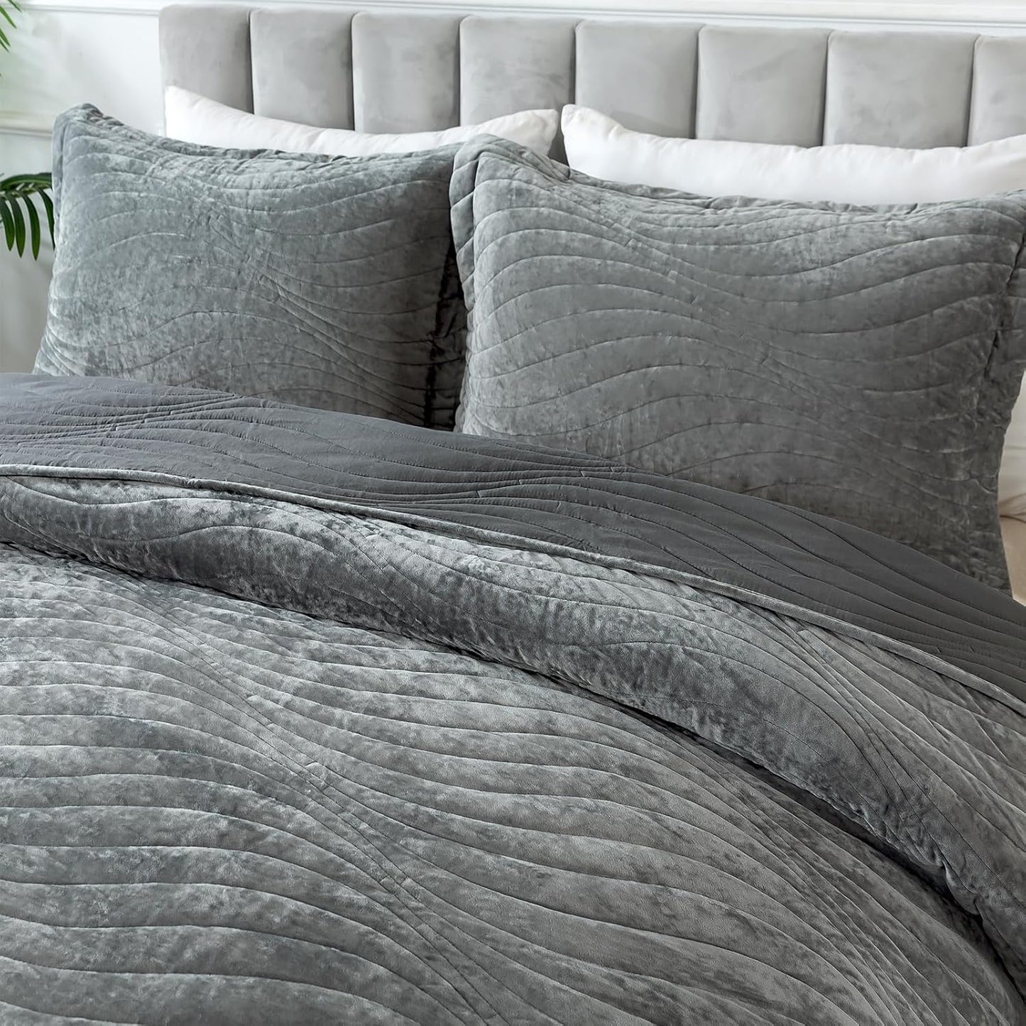 Dluxe Ave. ( CALI./ KING ) 3 Pcs Luxury Velvet Quilt Set/ Lightweight Bedspread for All Season/ Grey