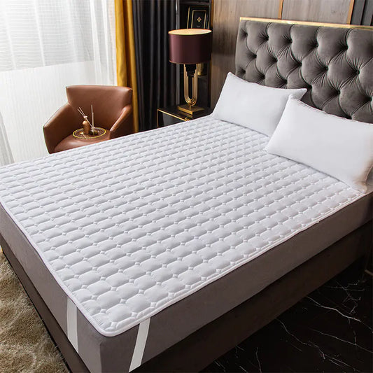 Dluxe Ave. Hotel Bedding Protection Pad - Thick and Simple Design