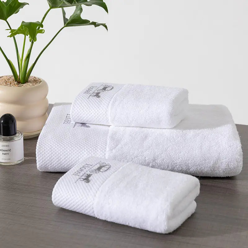 Dluxe Ave. Hotel Bedding and Towels with Custom Logo