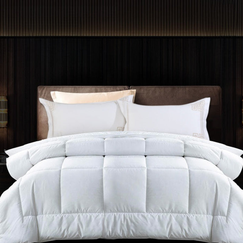 Dluxe Ave. (FULL/ QUEEN/ KING) All-Season Pure Cotton Hotel Quilt