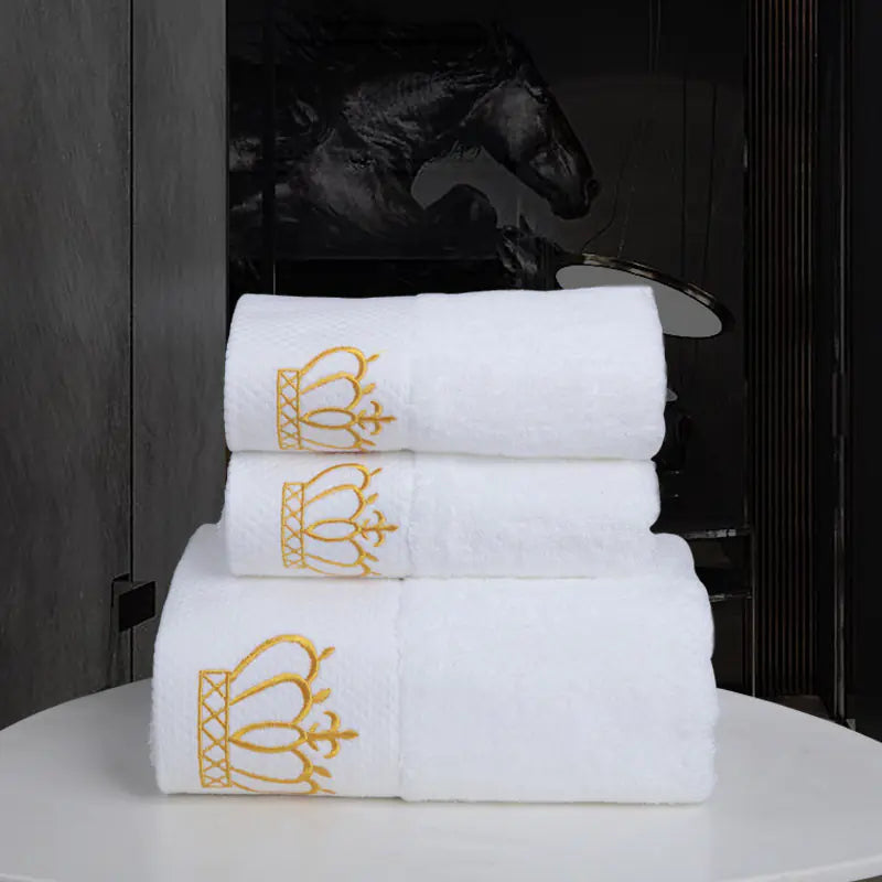 Dluxe Ave. Hotel Bedding and Towels with Custom Logo
