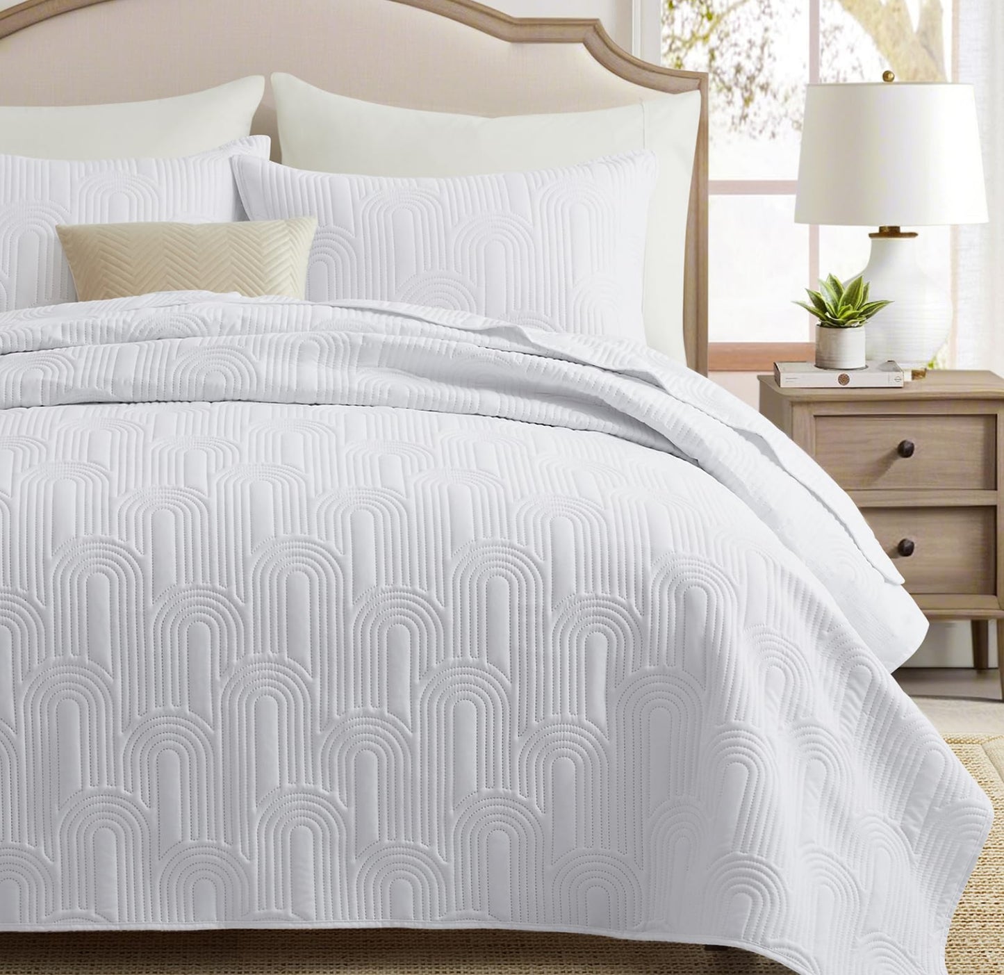 Dluxe Ave. ( TWIN ) Quilt 2-PieceSet, for All Seasons, White
