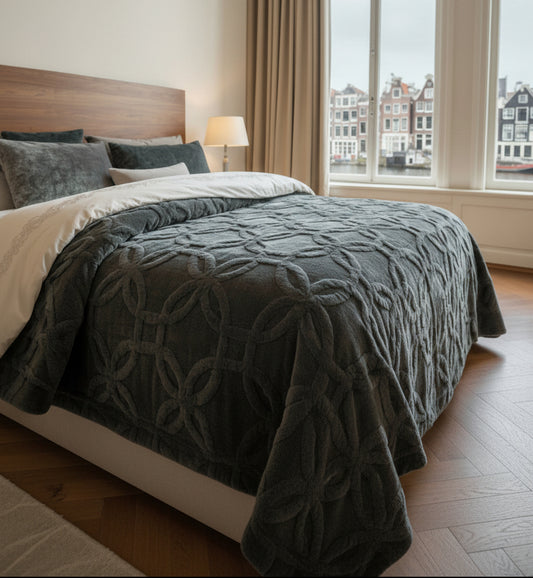 Dluxe Ave. (KING) Tufted Sherpa Fleece Blanket/ Dark Grey