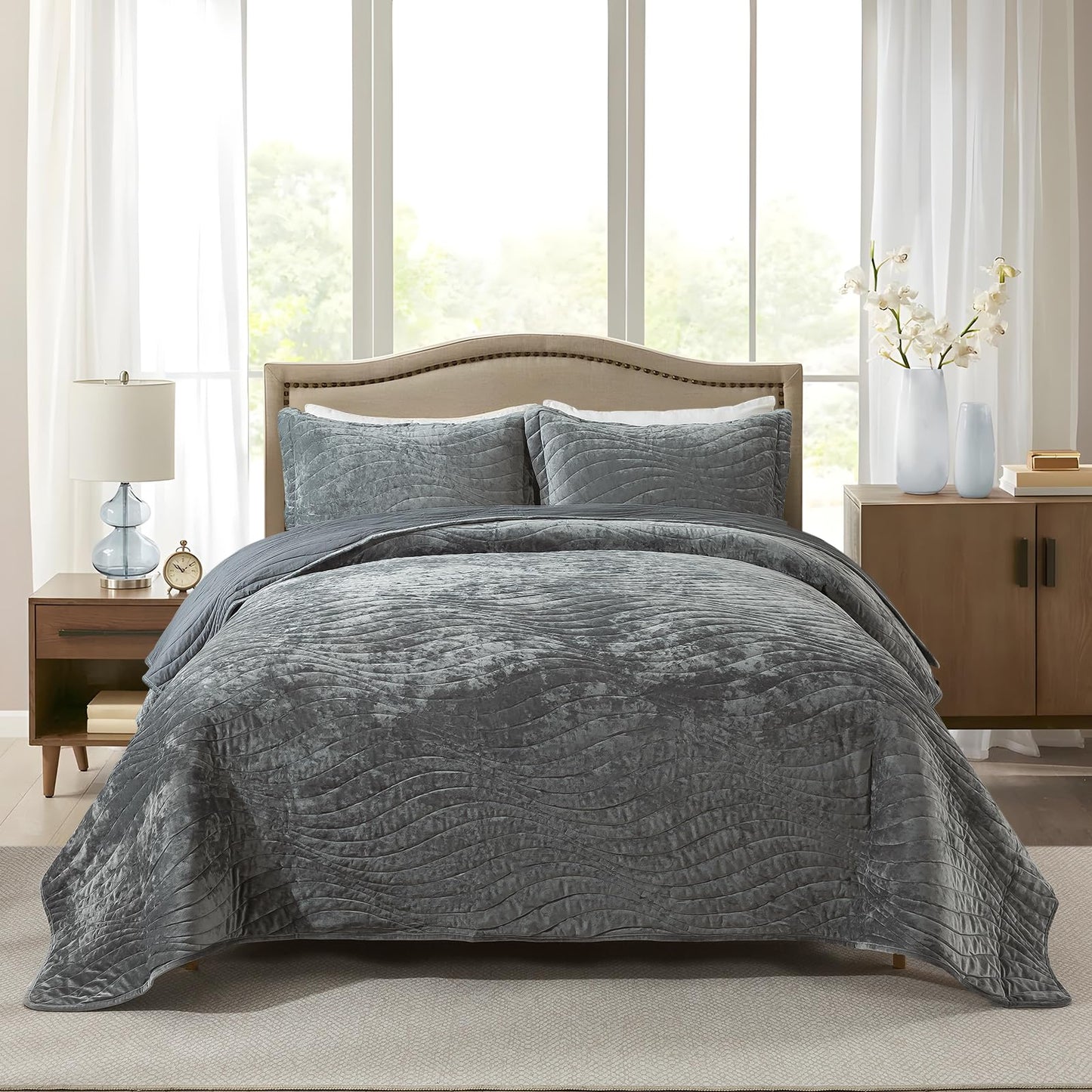 Dluxe Ave. ( CALI./ KING ) 3 Pcs Luxury Velvet Quilt Set/ Lightweight Bedspread for All Season/ Grey