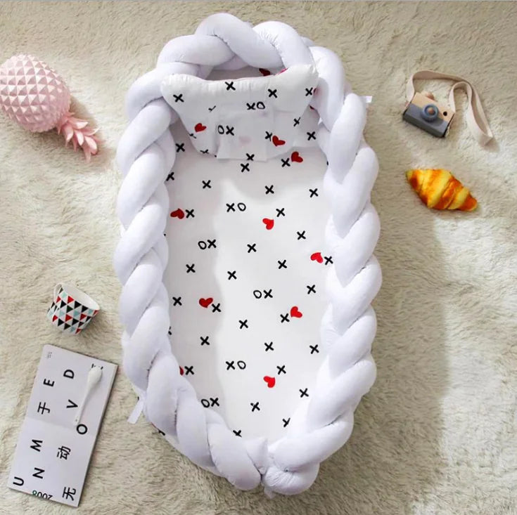 Dluxe Ave. Portable Cotton Crib
